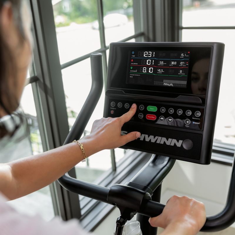 Programuojamas treniruoklis dviratis Schwinn 590U - Image 3