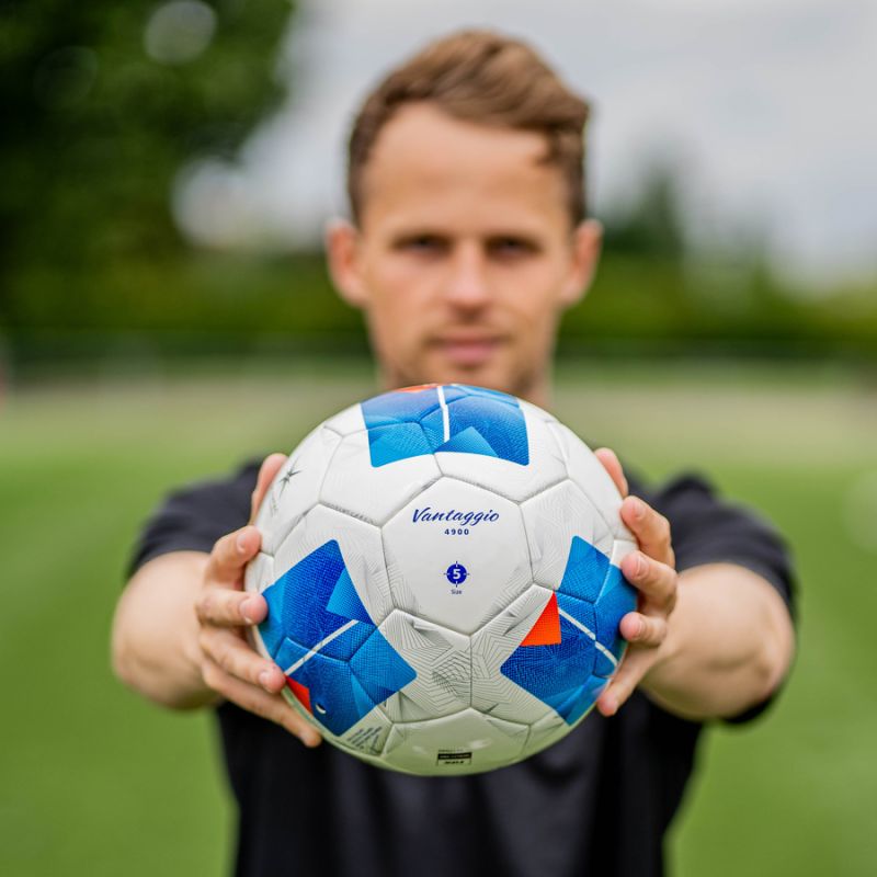 Futbolo kamuolys Molten Vantaggio F5N4900 FIFA Quality Pro - Image 3